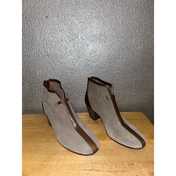 Aquatalia Marvin K Boho Hippie Stacked Heel Perforated Leather Ankle Boots - Picture 1 of 9